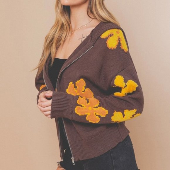 ❌SOLD OUT❌ THAT 70S VIBE BROWN FLORAL FULL ZIP HOODIE - Picture 2 of 3